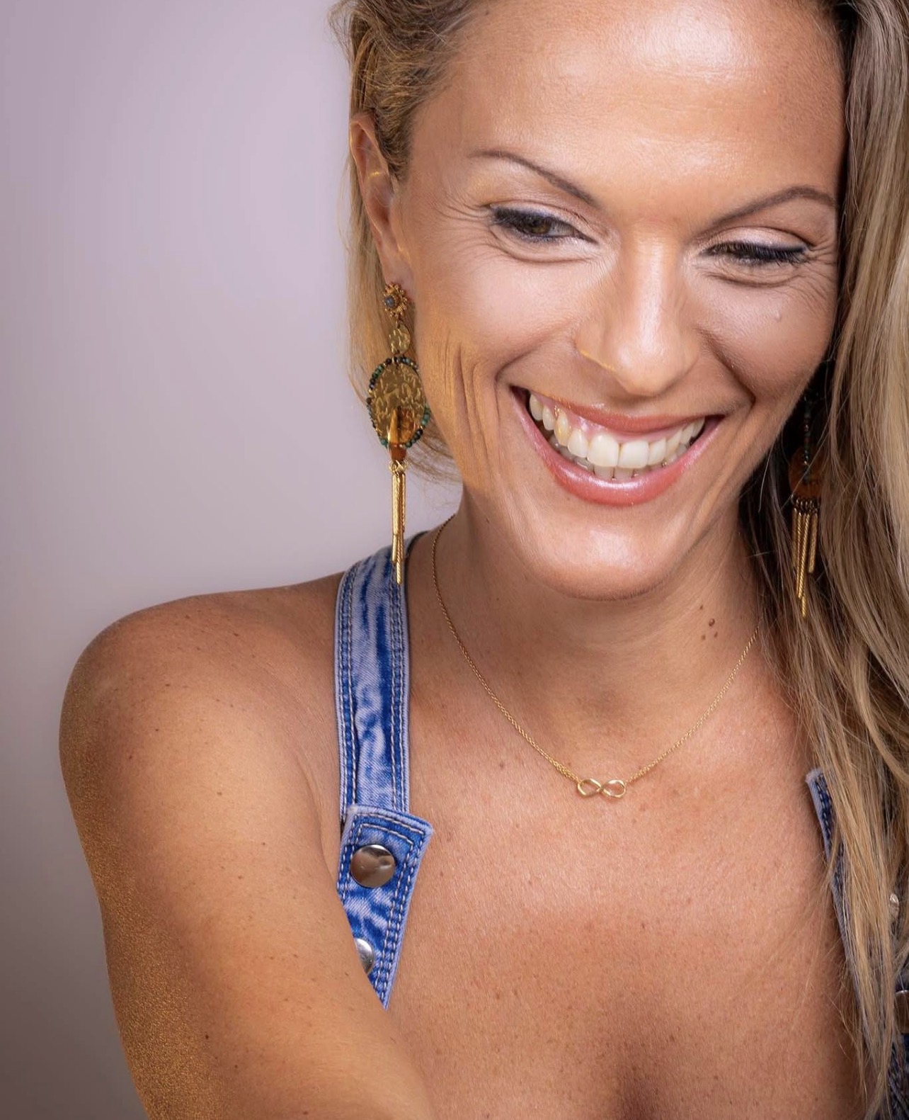 Portrait souriant de Marie Zollet